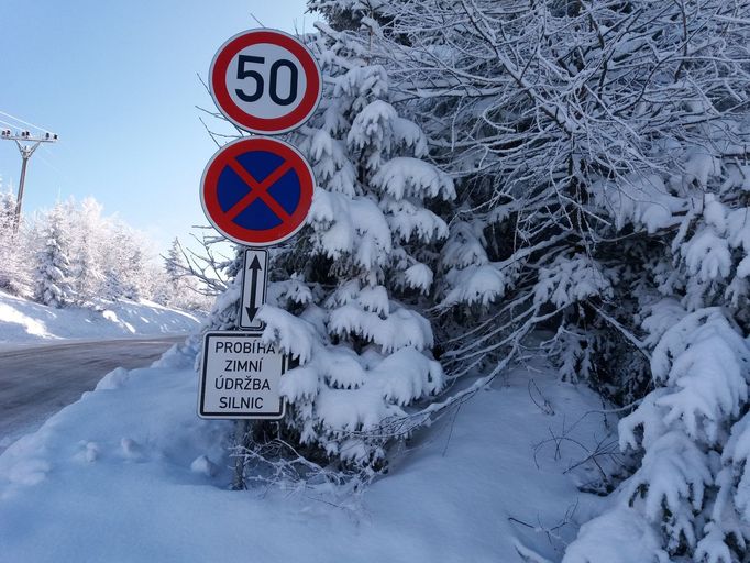 Po mohutném sněžení na Šerlichu v Orlických horách, 8. 3. 2017