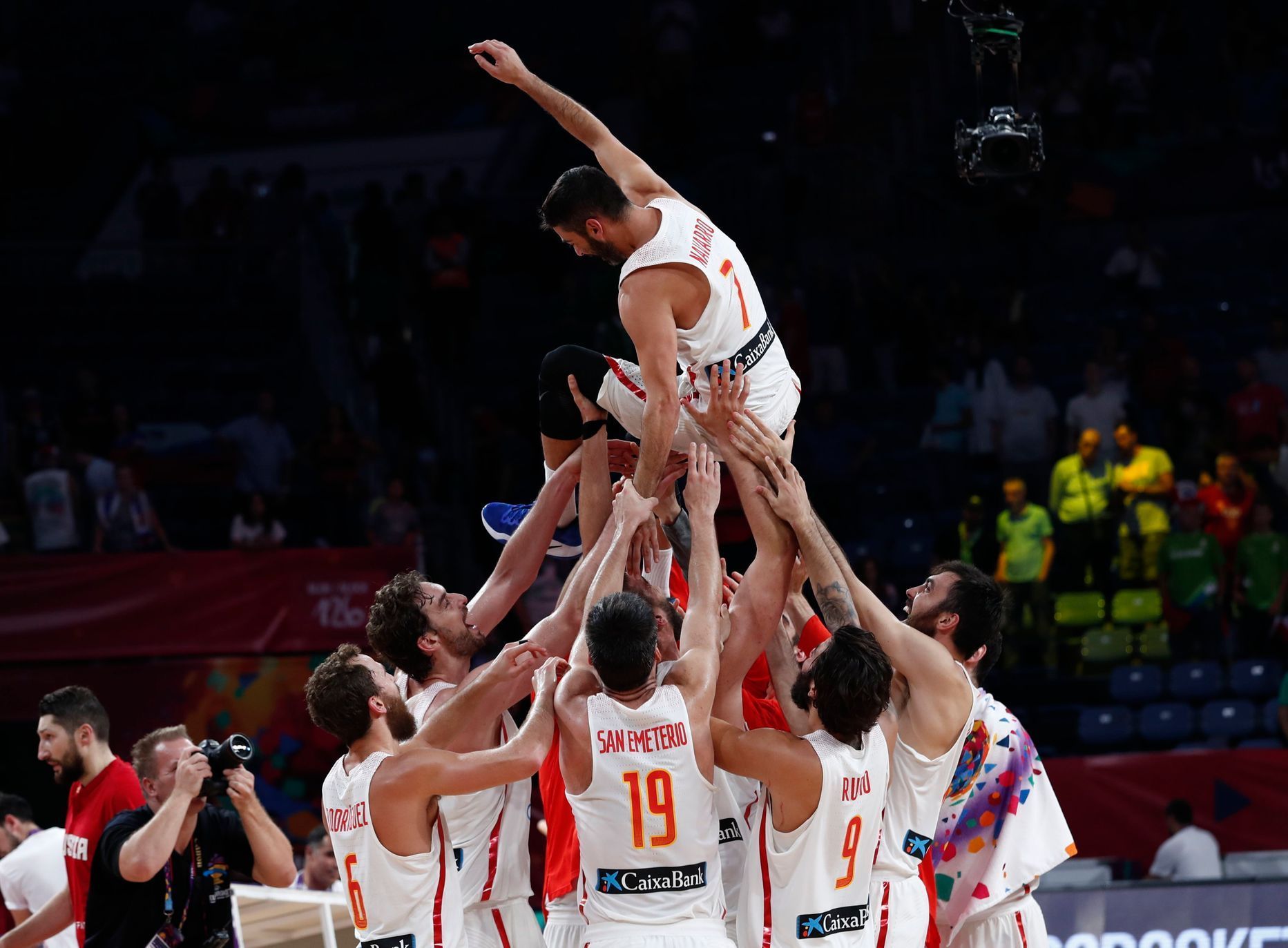 Radost Španělů po zisku bronzu na ME (basketbal)