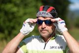 Tohle je Vladimír Vidim, který je sice původní profesí zámečník, ale také je velkým fanouškem cyklistiky. I proto se rozhodl, že se letos zúčastní otevřené etapy Tour de France.