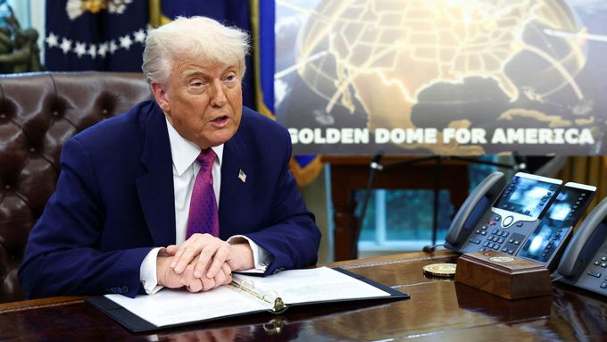 Americký prezident Donald Trump oznamuje záměr vybudovat vesmírný protiraketový štít Golden Dome.