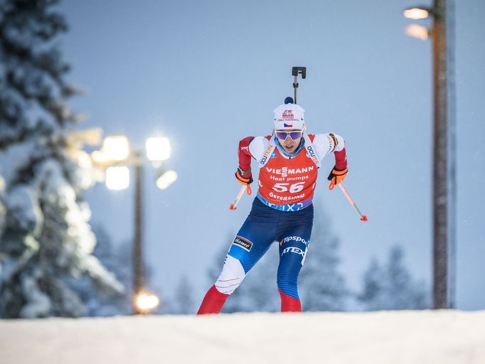 Jessica Jislová při stíhacím závodu SP v Östersundu