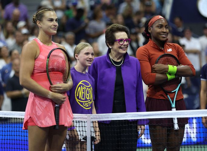 Billie Jean King před utkáním Aryny Sabalenkové s Coco Gauffovou
