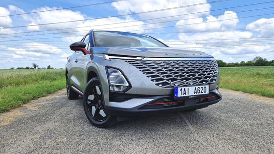 Češi po ní skočili, neudělali ale chybu? Čínská Omoda 5 v testu překvapila i zklamala