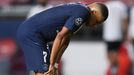 Zklamaný Kylian Mbappé po finále LM Bayern Mnichov - Paris St. Germain