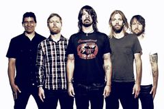 Foo Fighters se na letním turné zastaví v Česku, zahrají v pražské O2 areně