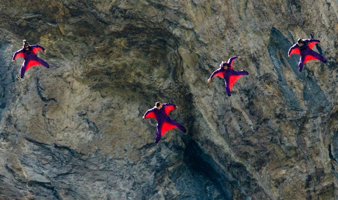 Adrenalinový sport zvaný B.A.S.E jumping