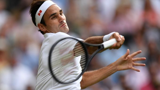 Roger Federer ve čtvrtfinále Wimbledonu 2019