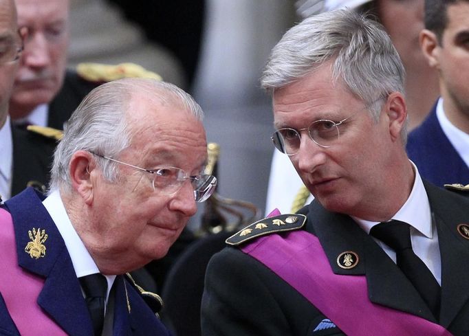 Belgický král Albert II. a korunní princ Philippe na snímku z července 2012