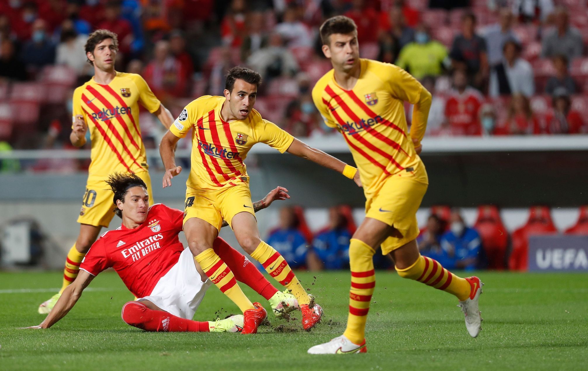 fotbal, Liga mistrů 2021/2022, Champions League - Group E - Benfica v FC Barcelona, Darwin Núňez střílí gól