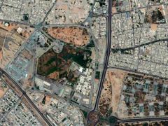 Pohled na Báb-al-Azízíja z ptačí perspektivy.