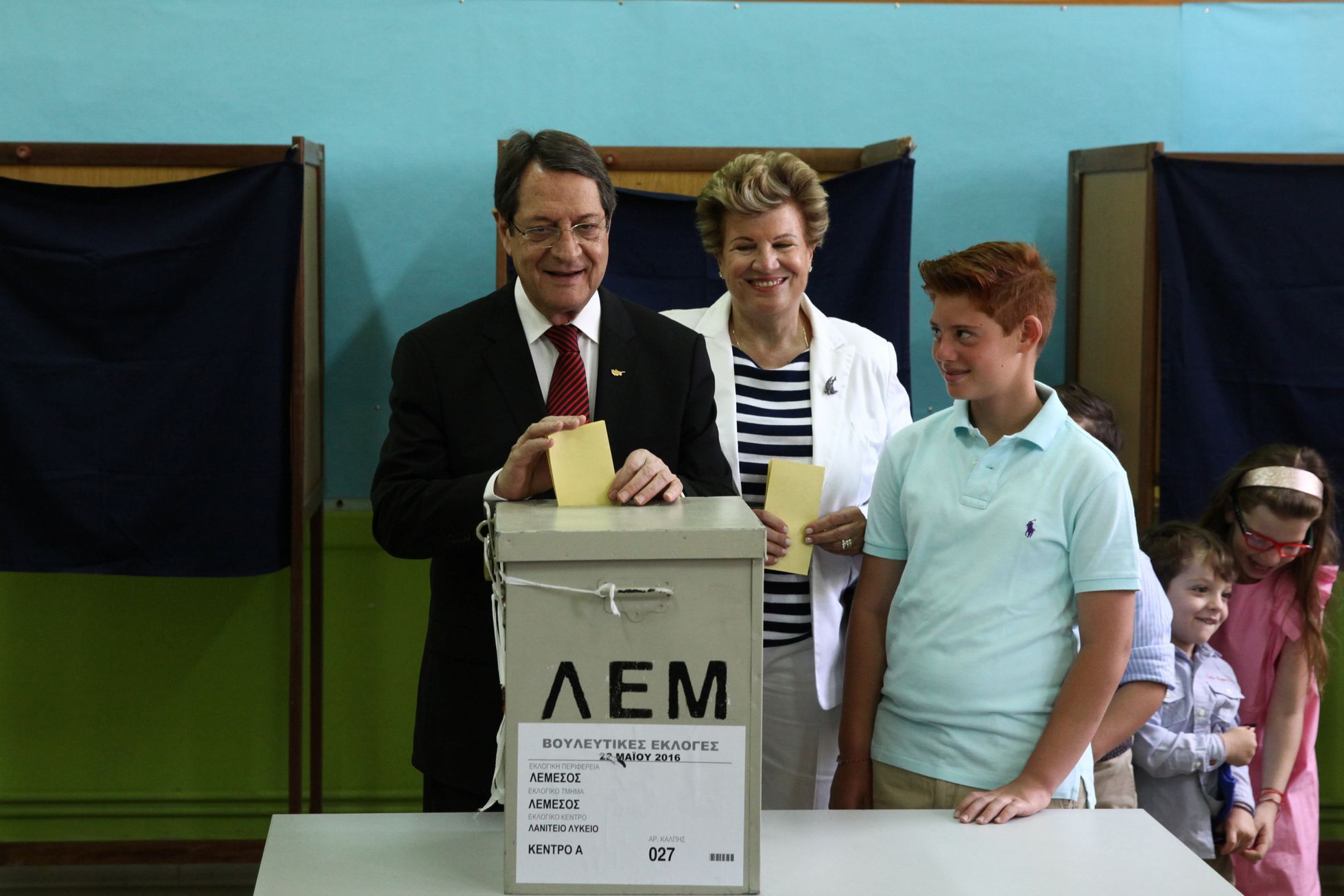 Kyperský prezident Nicos Anastasiades během parlamentních voleb.