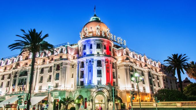 Hotel Negresco na Promenade des Anglais v Nice.