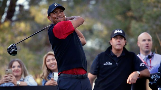 The Match: Phil Mickelson, Tiger Woods