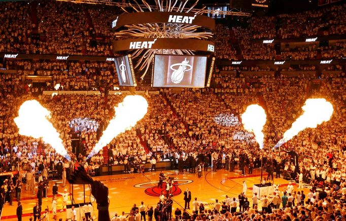 The pre-game show is seen before the Miami Heat play the San Antonio Spurs in Game 7 of their NBA Finals basketball playoff in Miami, Florida June 20, 2013. REUTERS/Joe S