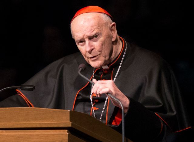 Kardinál McCarrick rezignace