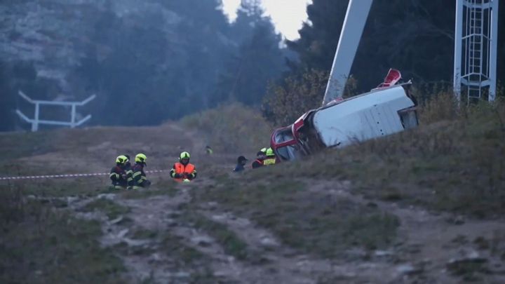 Příčinou tragického pádu lanovky na Ještěd bylo, že neměla automatickou brzdu