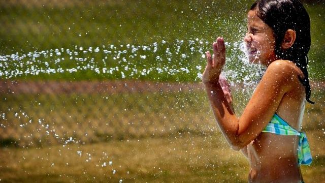 Česko zažilo jeden z nejteplejších dnů. V Plzni padl čtyřicetiletý rekord, teploměr naměřil 34,3 stupně.