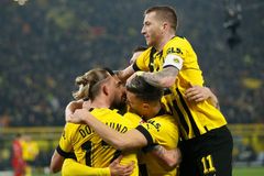Dortmund prodloužil vítěznou sérii a vede ligu. Neapol doma poprvé prohrála