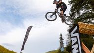 Slopestyle startoval skokem z pořádně vysoké rampy