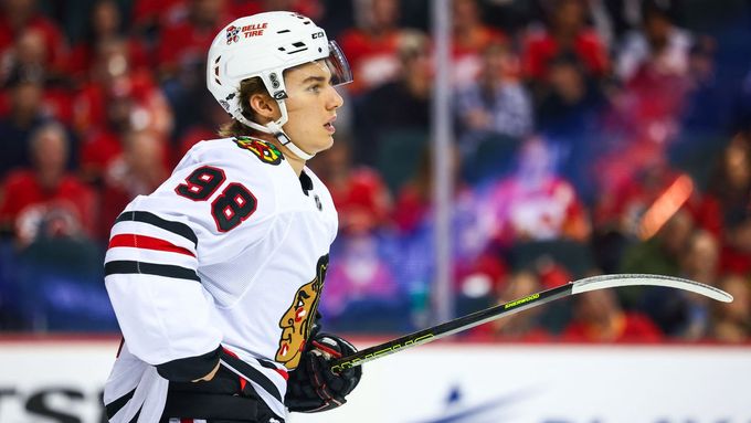 Sestřih zápasu mezi Chicagem a Los Angeles, v němž Connor Bedard nebodoval (3. 3. 2025)