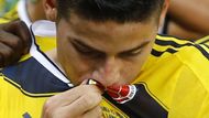 Nejhezčí gól šampionátu dal nejspíš Kolumbijec James Rodríguez v osmifinále do sítě Uruguaye. Pozdější nejlepší střelec MS (se šesti góly) si krásně zpracoval na prsa míč a volejem napálil balon přímo pod břevno.