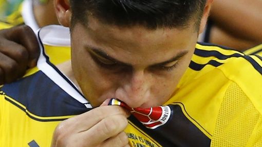 MS 2014, Klolumbie-Uruguay: James Rodriguez dává gól