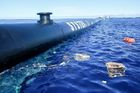 Nezisková společnost The Ocean Cleanup se už od roku 2013 snaží přijít na způsob, jak uklidit plastový odpad ze světového oceánu.