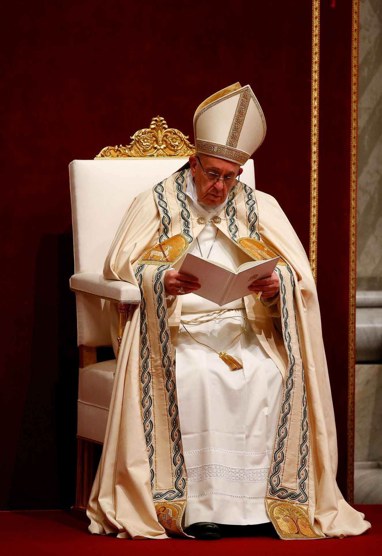 Papež František na silvestrovských nešporách 2017