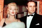 Fascinoval charismatem, drsnou přirozeností a mimořádnou schopností vtělit se do svých postav. Na fotografii je s Marilyn Monroe zhruba v roce 1955.