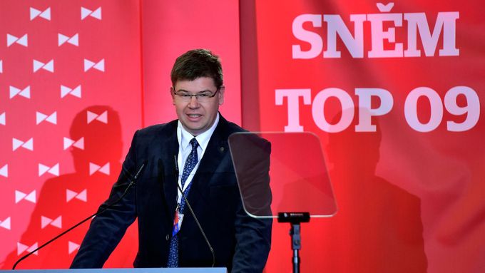 Jedinou ze současných sněmovních stran, která by se do sněmovny neprobojovala, by byla strana TOP 09 pod vedením předsedy Jiřího Pospíšila.