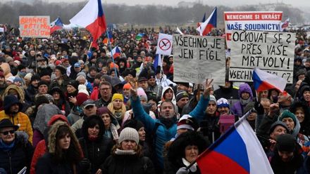 Povinné očkování. Mohou ho politici zavést? Co hrozí těm, kteří ho odmítnou?