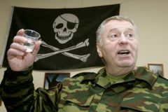 Ruské volby: Stárnoucí rváč Žirinovskij už je okoukaný