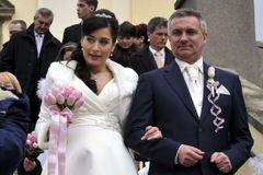 Kancléř Mynář se oženil. Svědčit mu byl prezident