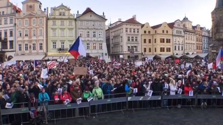 Demisi, demisi, volal dav na Staroměstském náměstí. Lidé požadovali Babišův odchod