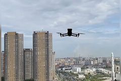 Miliony lidí nevěřily svým očím. Video s mluvícím dronem je znepokojivým hitem sítí