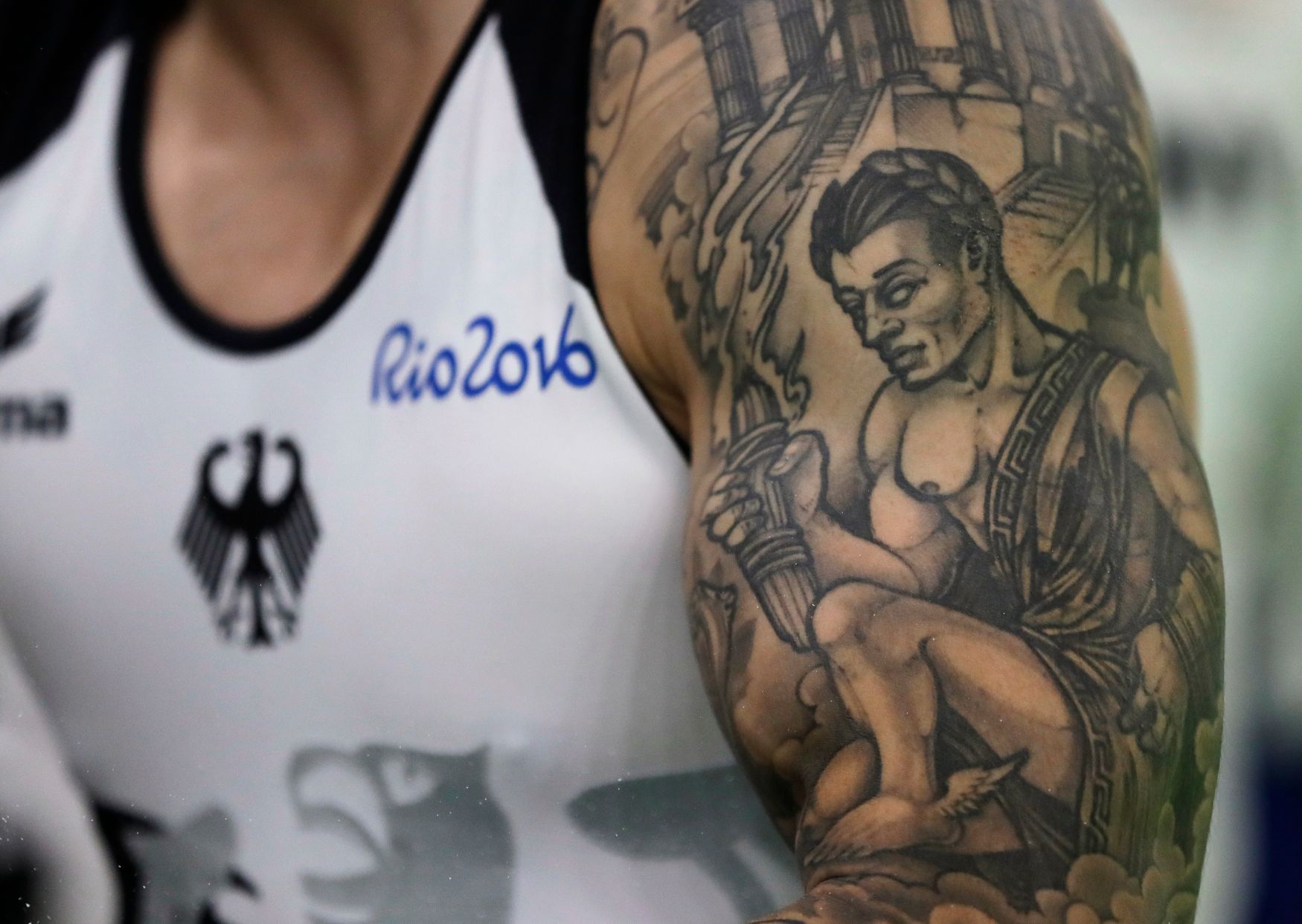 OH 2016, sportovní gymnastika: Marcel Nguyen - tetování