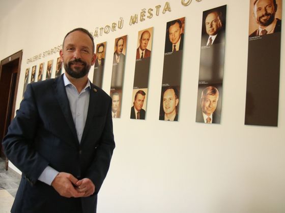 Primátor Ostravy Tomáš Macura uvnitř radnice krátce před komunálními volbami v roce 2022