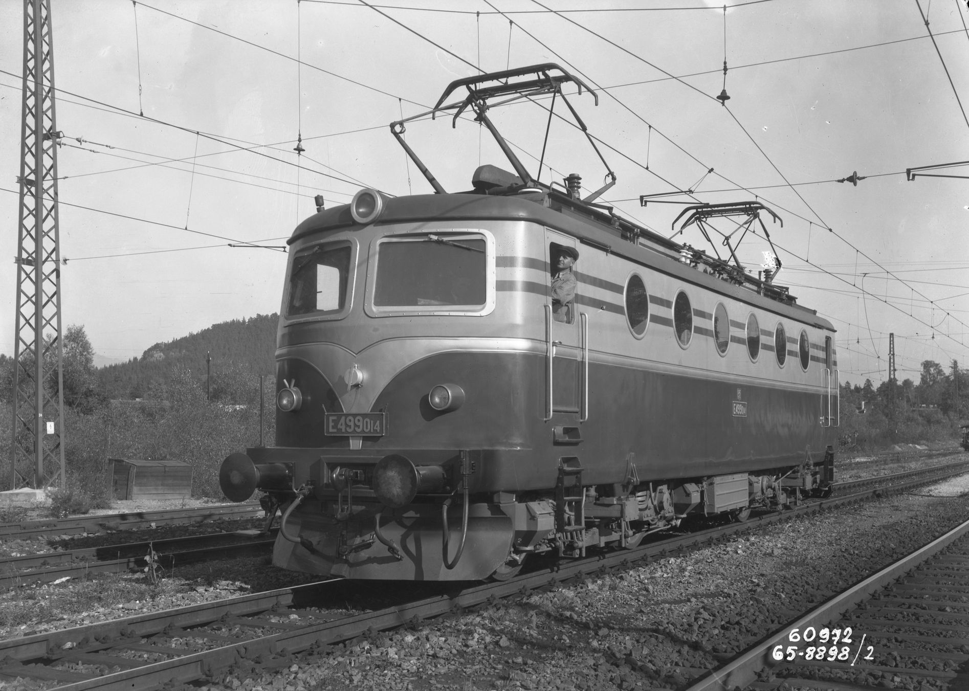 Lokomotiva Škoda 12E Bobina