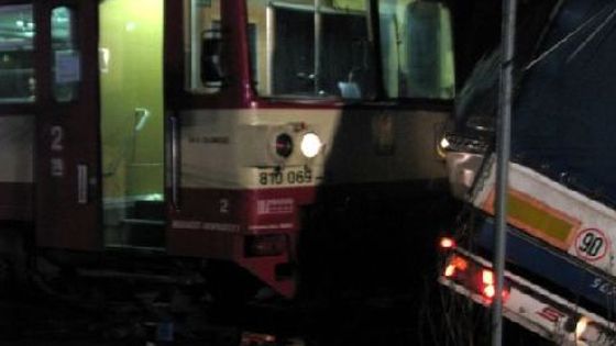 Vážná nehoda vlaku a kamionu na Opavsku