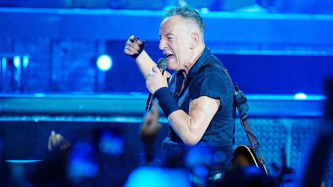 Bruce Springsteen vloni při koncertu v dánské Kodani.