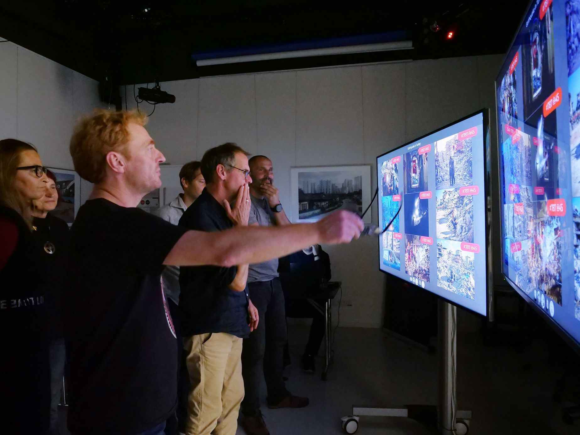 Pohledy do zákulisí soutěže Czech Press Photo (fotografie k podcastu Za závěrkou)