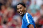 Ronaldinho se v Paraguayi dostal na kauci z vězení, ale nesmí opustit hotel