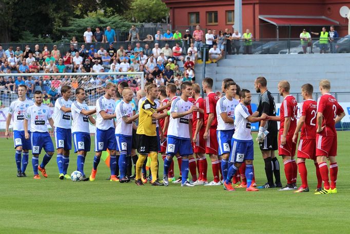 Baník odstartoval premiéru v Národní fotbalové lize remízou ve Znojmě. Utkání doprovázela přísná bezpečnostní opatření.