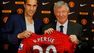 Největší přestup v letní přestávce Premier League se uskutečnil mezi Arsenalem a Manchesterem United. Kapitán Gunners Robin van Persie se stěhuje na Old Trafford, kde v pátek podpesal smlouvu na čtyři roky.