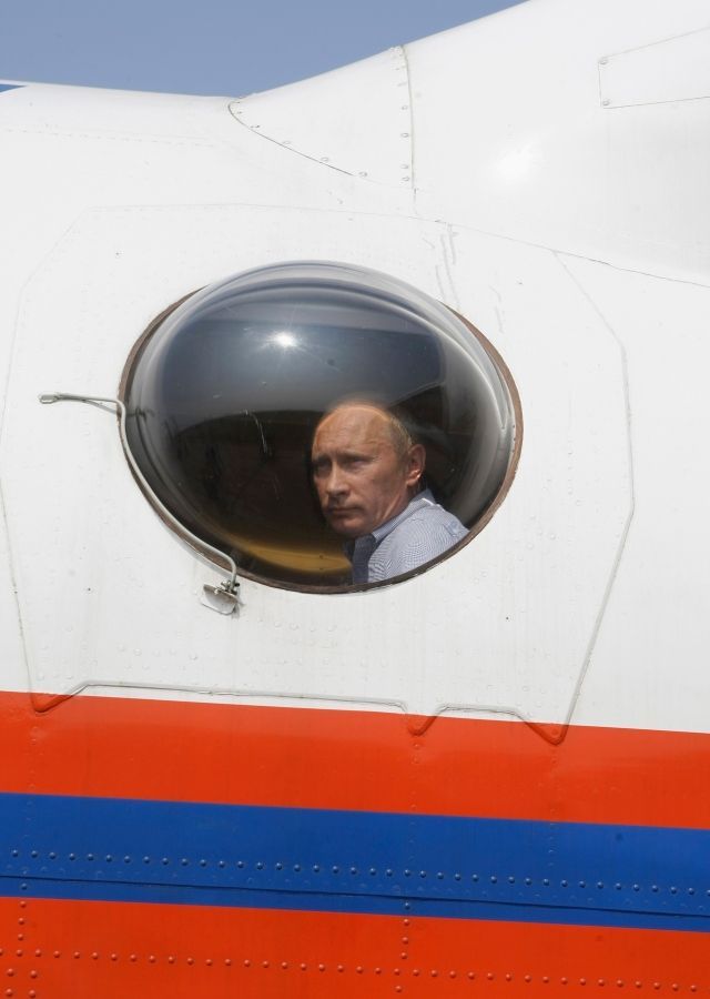 Geroj Putin osobně vyrazil bojovat s plameny