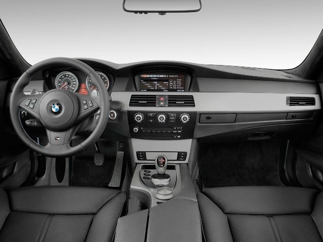 BMW M5 1