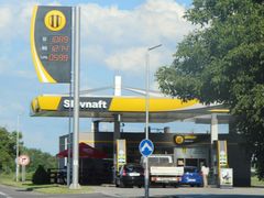 Ceny paliv na Slovensku jsou mírně vyšší než u nás.