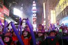 Velkolepé vítání nového roku v New Yorku. Přes milion lidí slavilo na newyorském Times Square