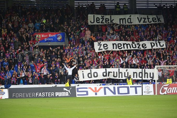 SL, PLzeň-Liberec: choreo  fanoušků Plzně