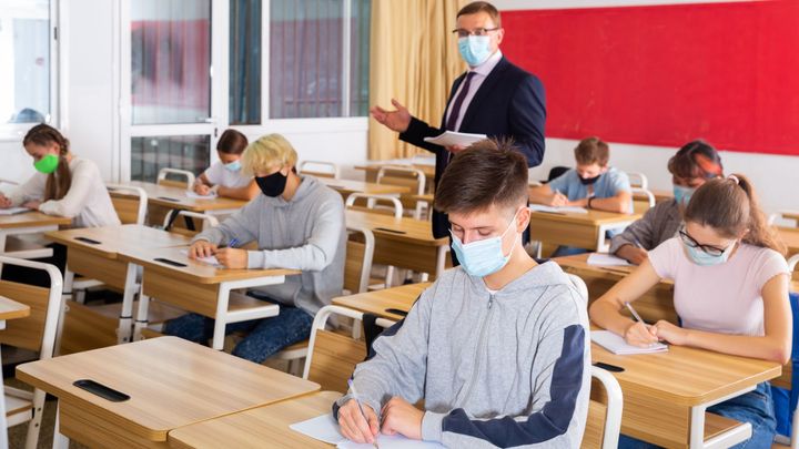 Čtvrtina maturantů by propadla. Úřady se zalekly výsledků a zpětně snížily náročnost; Zdroj foto: Shutterstock.com
